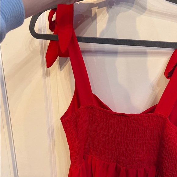 Elegant Red Tie-Waist Square Neck Maxi Dress - Picture 5 of 6